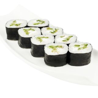 Мини роллы с огурцами