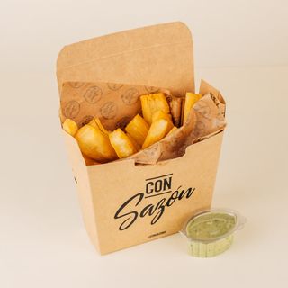 Palitos de Yuca Frita con guasacaca