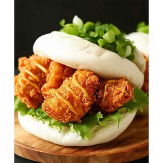 Crispy Chicken Bao