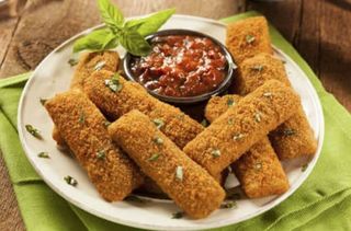 Sticks De Mozzarella Con Salsa De Arándanos