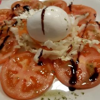 Ensalada De Burrata (Mozzarella) Y Tomate Raf