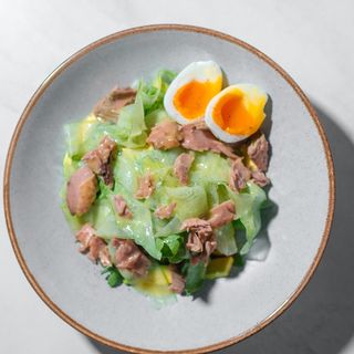 Салат с тунцом (250 гр)