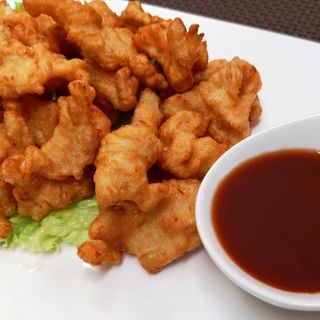 Pohana piletina s slatko-kiselim umakom