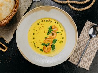 Вершковий крем-суп з цукіні та креветками (350г)