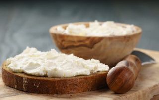 Кутия крема сирене Натурална  (150г)