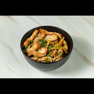 ლაფშა არაქისის სოუსი ქათმით