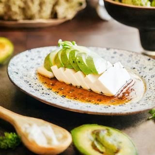 E018 Tonfu giapponese saltato con salsa agro dolce