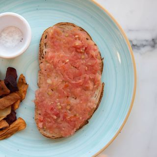 Tostada Salada Con Tomatito