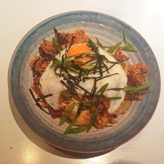 Kimchi Bokkeum Bap z wołowiną