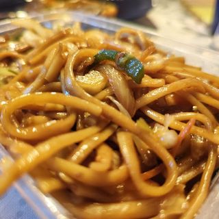 Tallarines Con Pollo