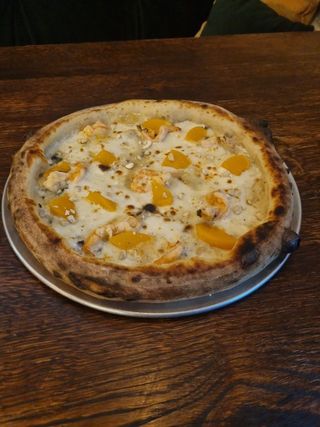 Піца з креветками (450/30г)
