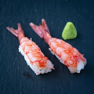 35 Amaebi nigiri
