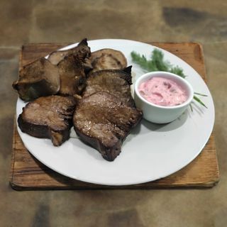 Язик телячий на мангалі (100г)