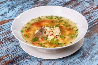 Ciorba de gaina cu taitei de casa