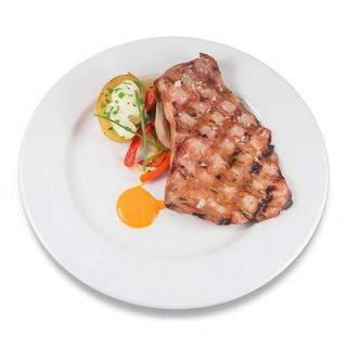 Secreto Ibérico Con Patata Con Huevo Y Ensalada