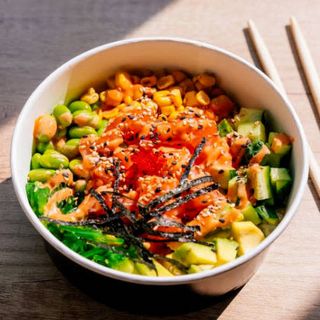 102. Salmón Poke