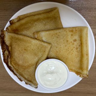 Блинчики со сметаной