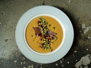 Чечевичный крем-суп с подкопчённым ребром