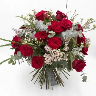 Ramo de 12 rosas rojas