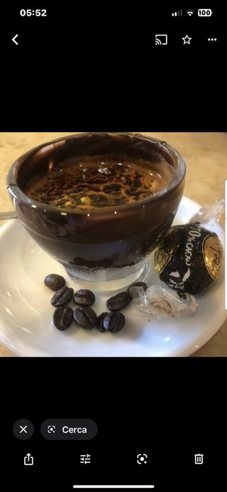 Caffè black coffe espresso crema di cioccolata fondente Lindt e cacao