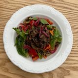 Теплий салат з телятиною