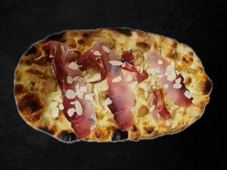 Funghi porcini, speck e mandorle