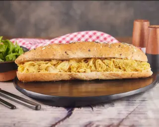 Bocadillo De Pollo Mechado