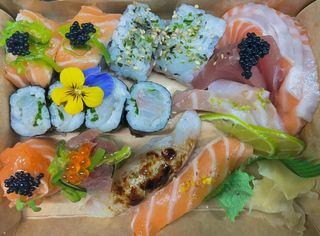 Combinado 20 + 4 Hotrolls