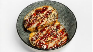 Burger z tofu i jabłkiem