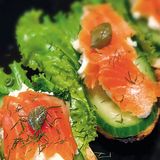 Брускети със сьомга (200г)