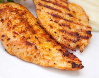 Piept de curcan la gratar