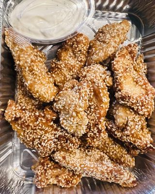 Сусамени пилешки хапки