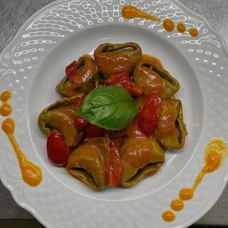Tortelli di zucca con salsa al monte 