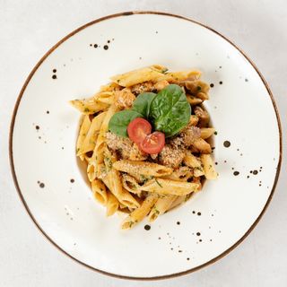 PENNE Z KURCZAKIEM W SOSIE KURKOWYM