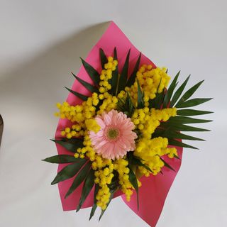Bouquet mimosa e monofiore