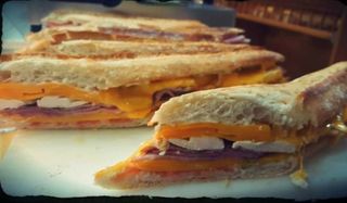 Bocadillo De Pollo Face