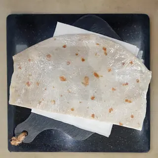 Piadina crudo e mozzarella