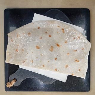 Piadina crudo e mozzarella