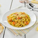 Paste cu creveți și sos picant