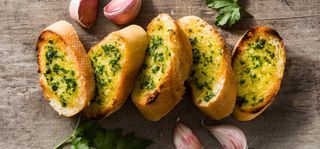 чесночный хлеб