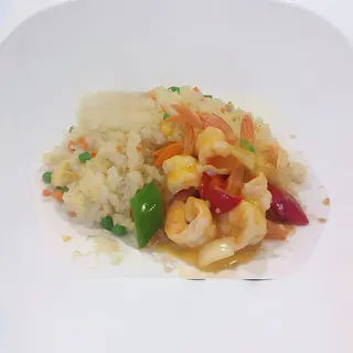 32. Plato 10 Arroz Thai Con Gambas Y Curry Rojo