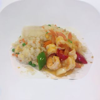 32. Plato 10 Arroz Thai Con Gambas Y Curry Rojo