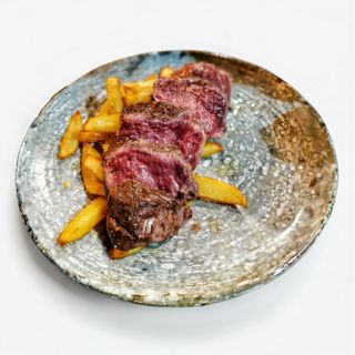 Entrecot De Ternera Con Patatas Fritas Caseras