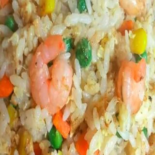 Arroz frito con gambas 