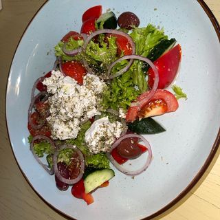 Салат овочевий  з сиром фета