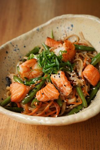 Удон з морепродуктами