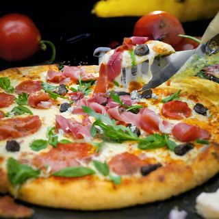 Пица Прошуто и смокини (1500г)