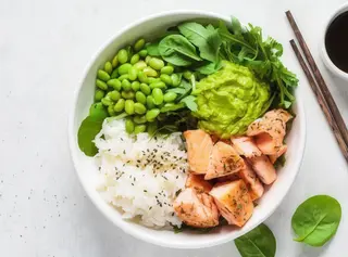Poke salmone
