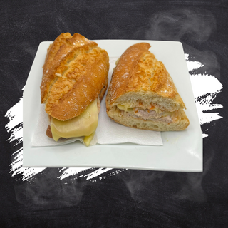 Bocadillo Caliente De Lomo Queso