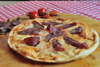 Pizza sa pršutom